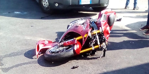 Corigliano Rossano | Scontro auto-moto: 26enne ferito e prelevato dall’elisoccorso