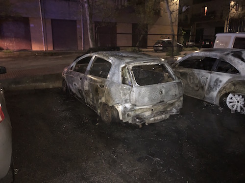 Intimidazione al giornale: stanotte ci hanno incendiato l’auto